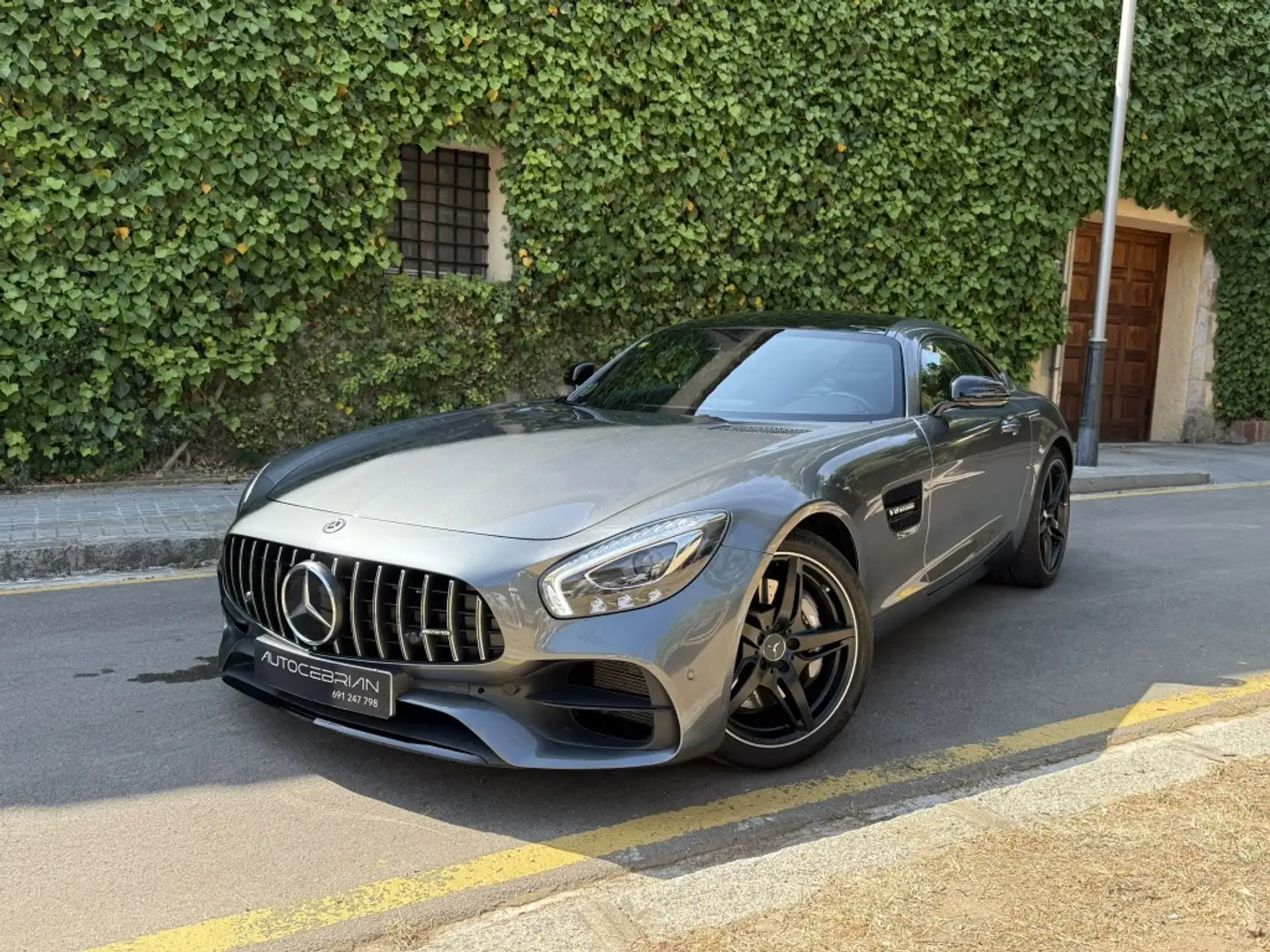 Mercedes-Benz AMG GT Coupé Gris - 1