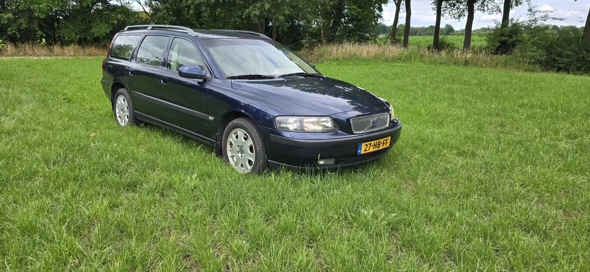 Volvo V70 2.4 T AWD Gtr. C.L. Blauw - 2