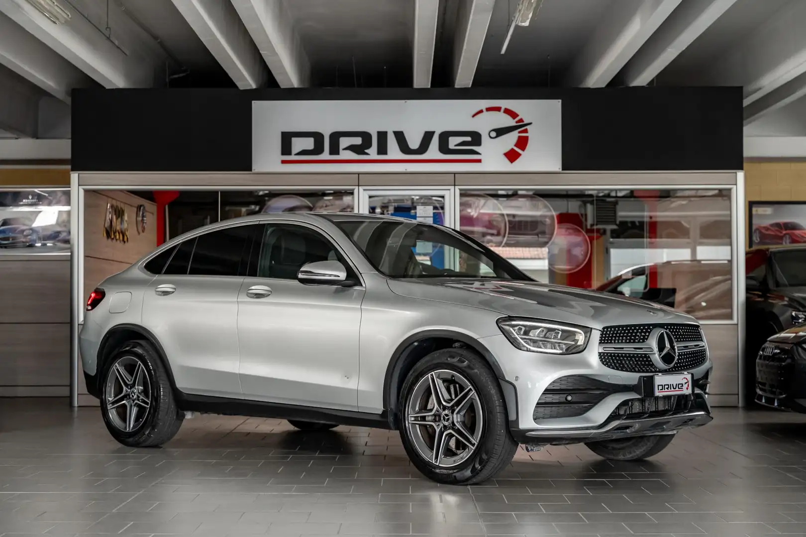 Mercedes-Benz GLC 200 200 mhev (eq-boost) Premium 4matic auto Silber - 1