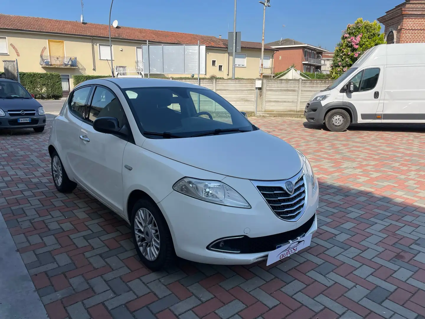 Lancia Ypsilon Ypsilon 1.2 8v Gold ecochic Gpl 69cv E6 Blanc - 2