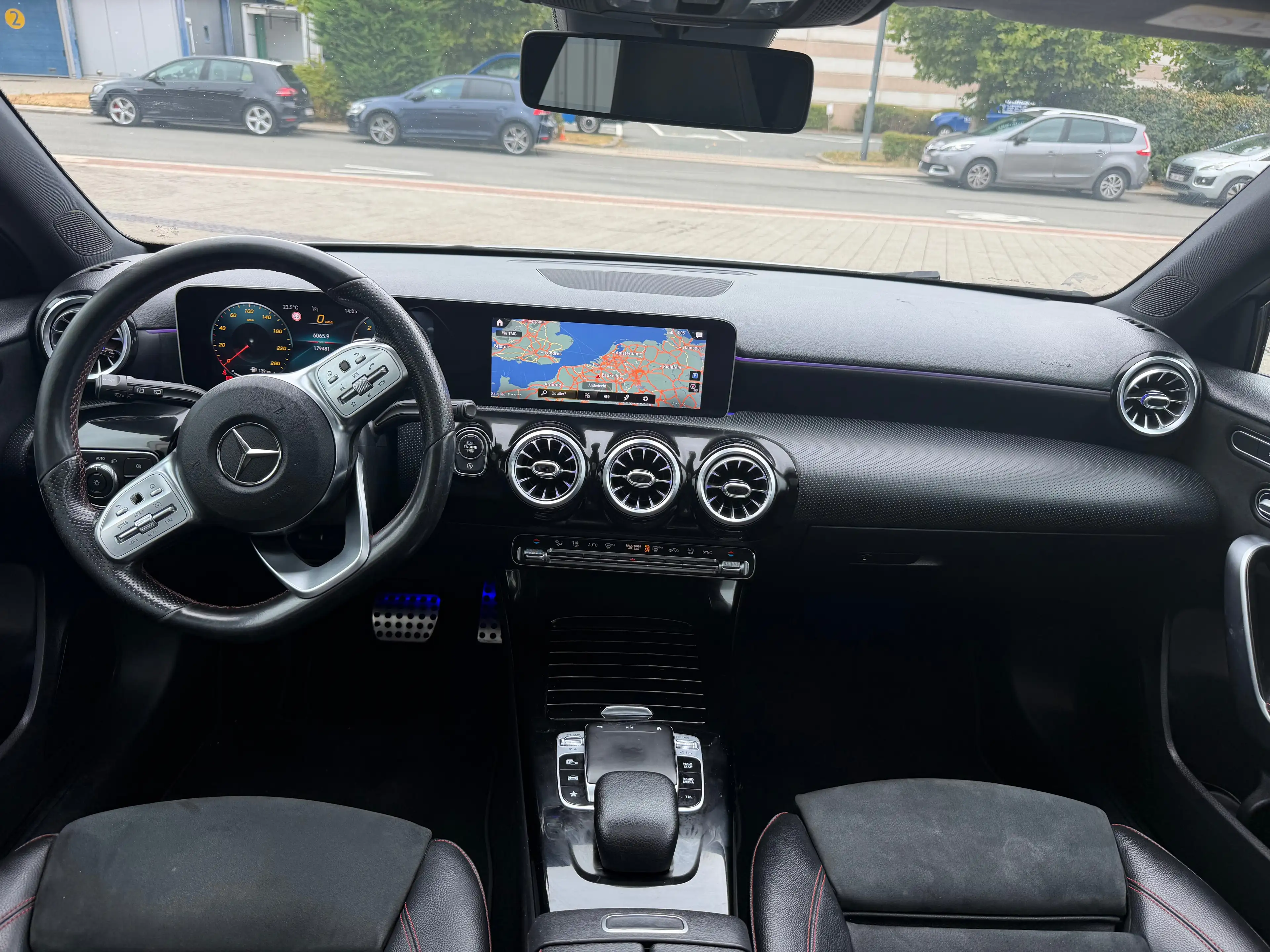 Mercedes-Benz A 180 d PACK AMG Full Options — photo 8