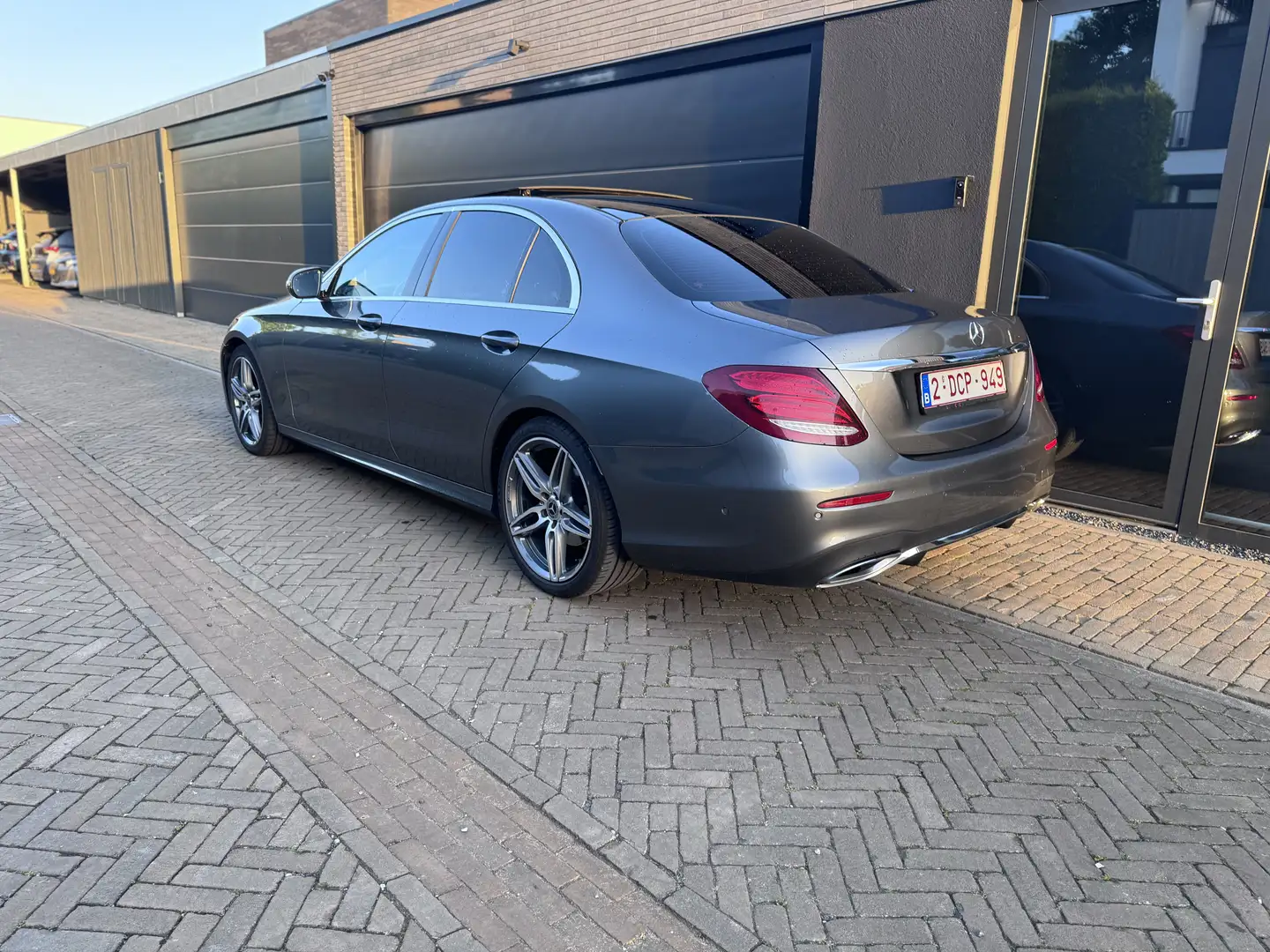 Mercedes-Benz E 220 Mercedes E220 Automaat AMG WIDESCREEN F1 FLIPPER Gris - 1