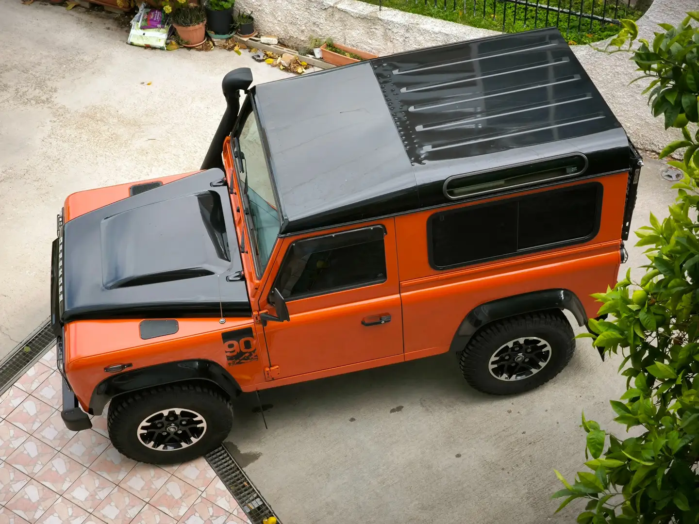 Land Rover Defender 90 2.2 td Adventure edition SW - 1