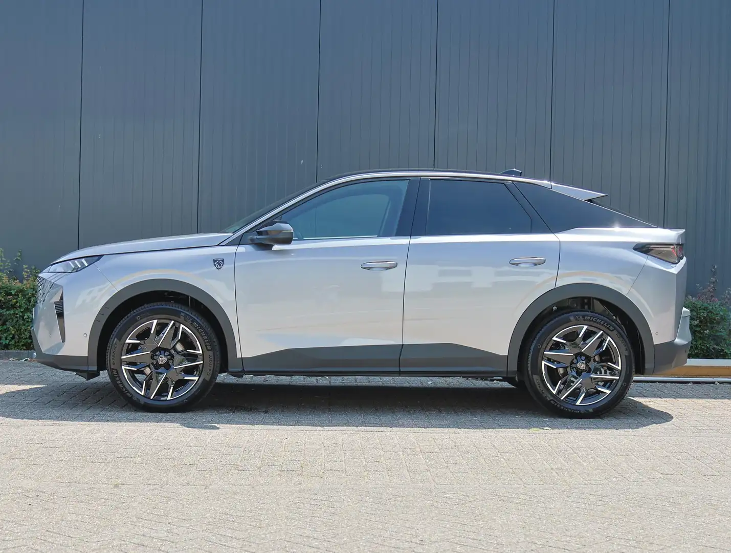 Peugeot 3008 1.2 Hybrid 136pk GT Automaat | Navigatie | 360° Ca Gris - 2