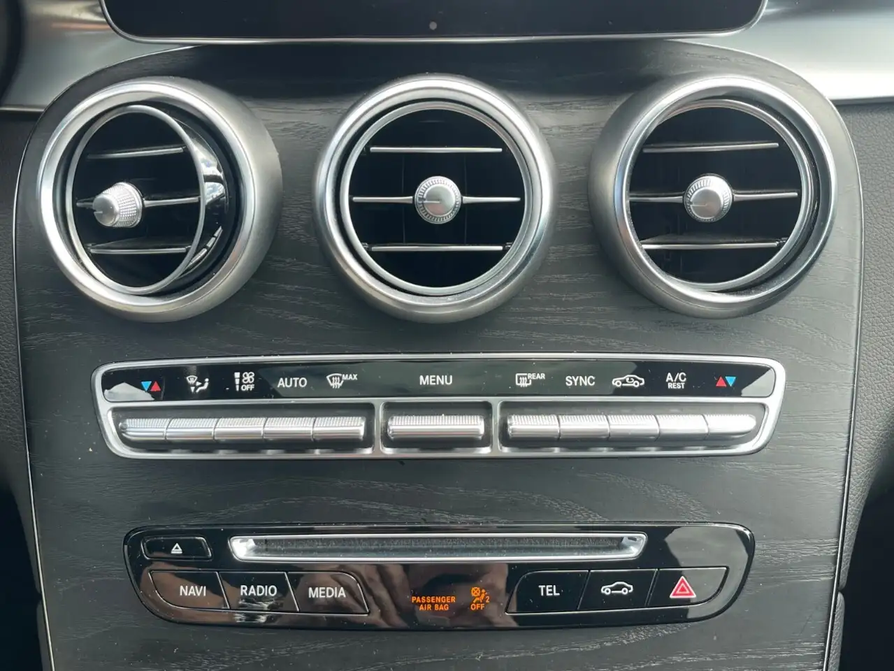 Mercedes-Benz GLC снимка Mercedes-Benz GLC