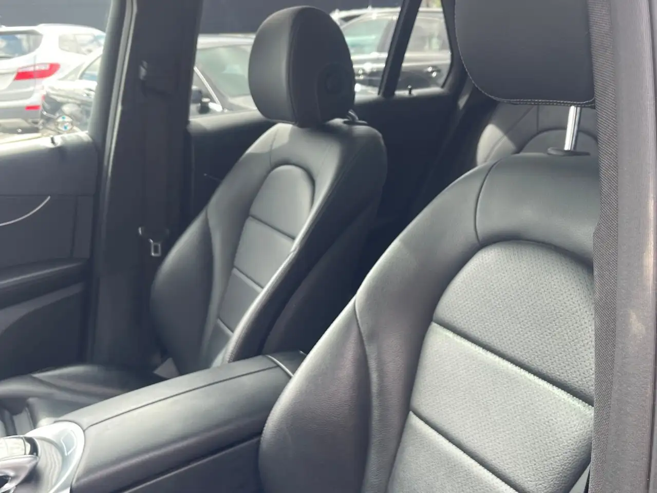Mercedes-Benz GLC снимка Mercedes-Benz GLC