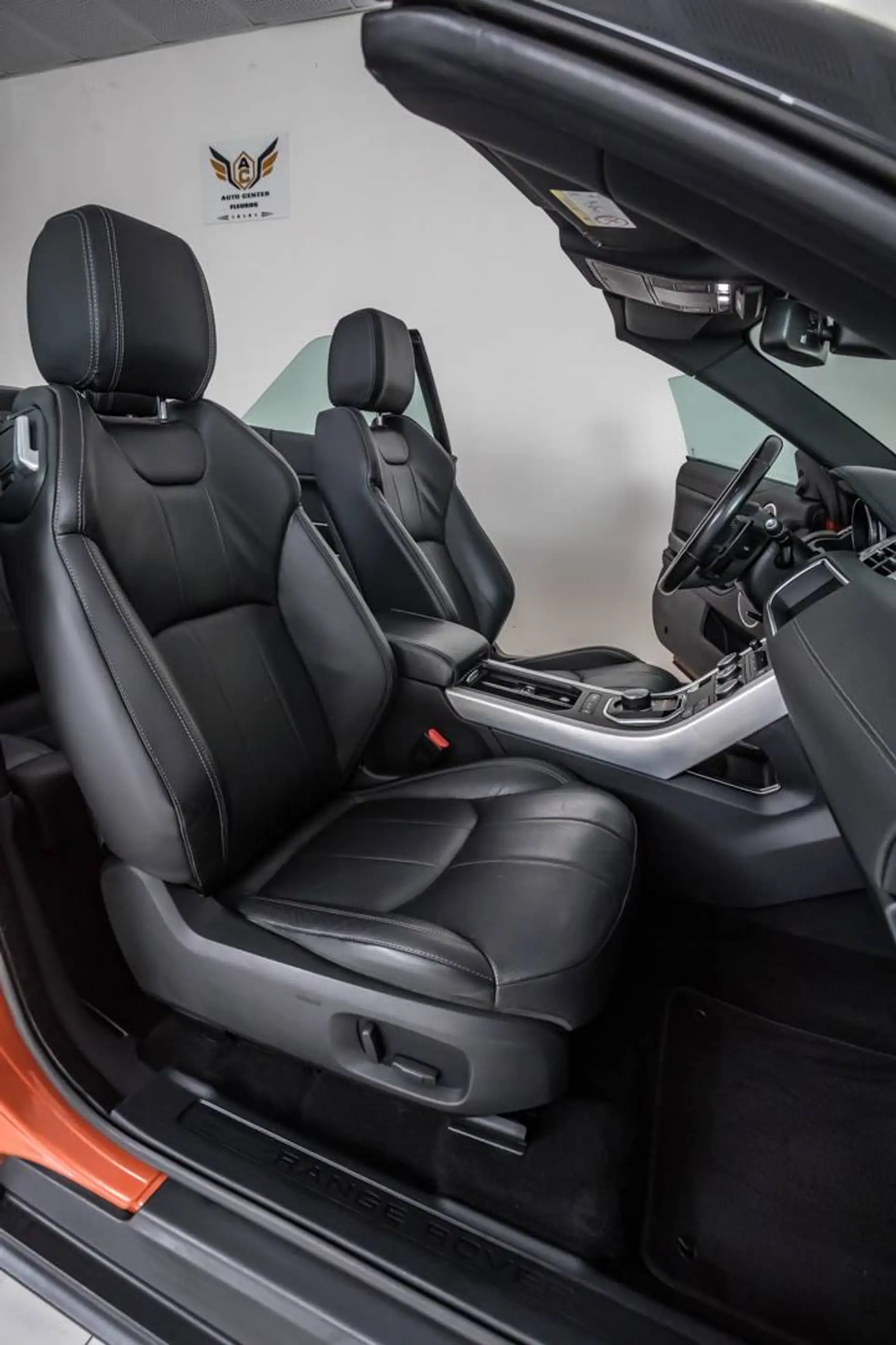 Land Rover Range Rover Evoque Cabriolet 2.0 4WD Dynamic — photo 12