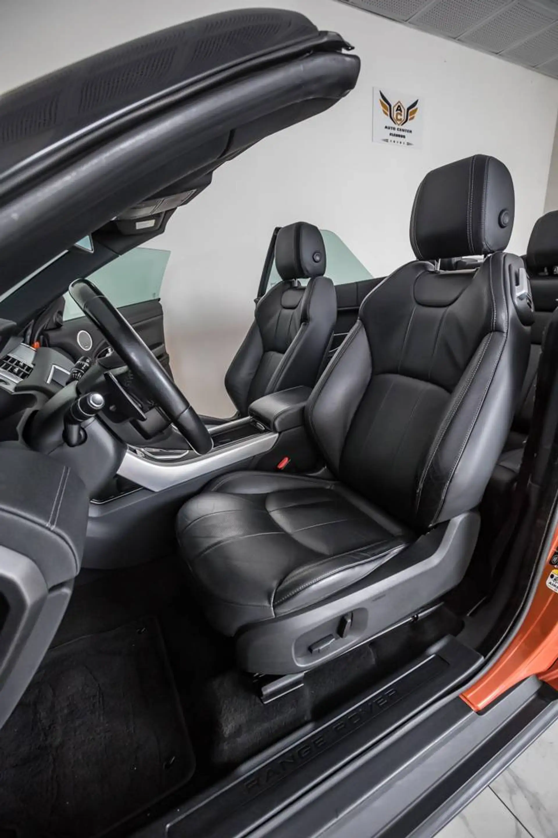 Land Rover Range Rover Evoque Cabriolet 2.0 4WD Dynamic — photo 11