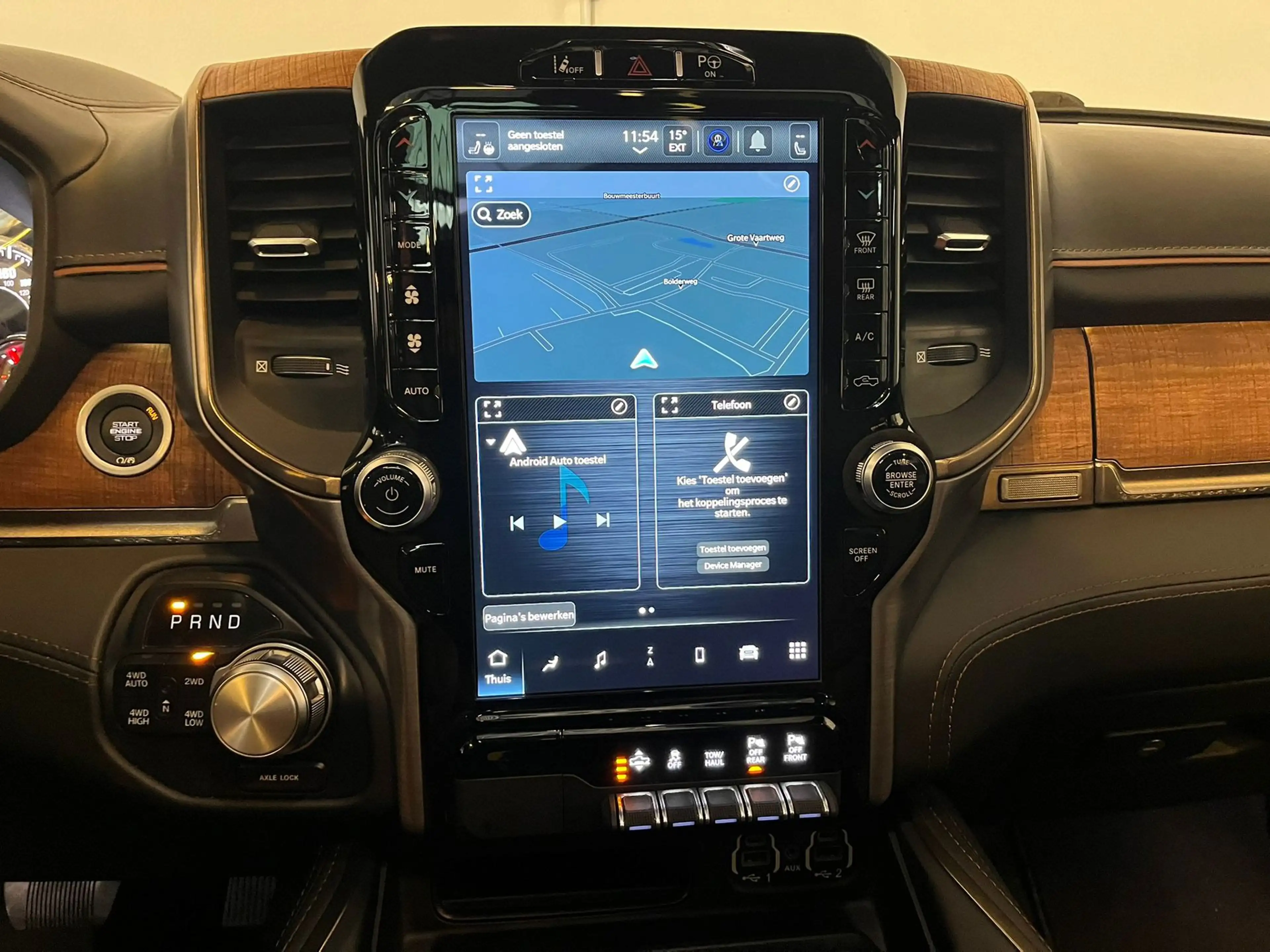 Dodge RAM 1500 5.7 V8 4x4 Crew Cab Longhorn|NAP|HUD|PANO|LUC — photo 15