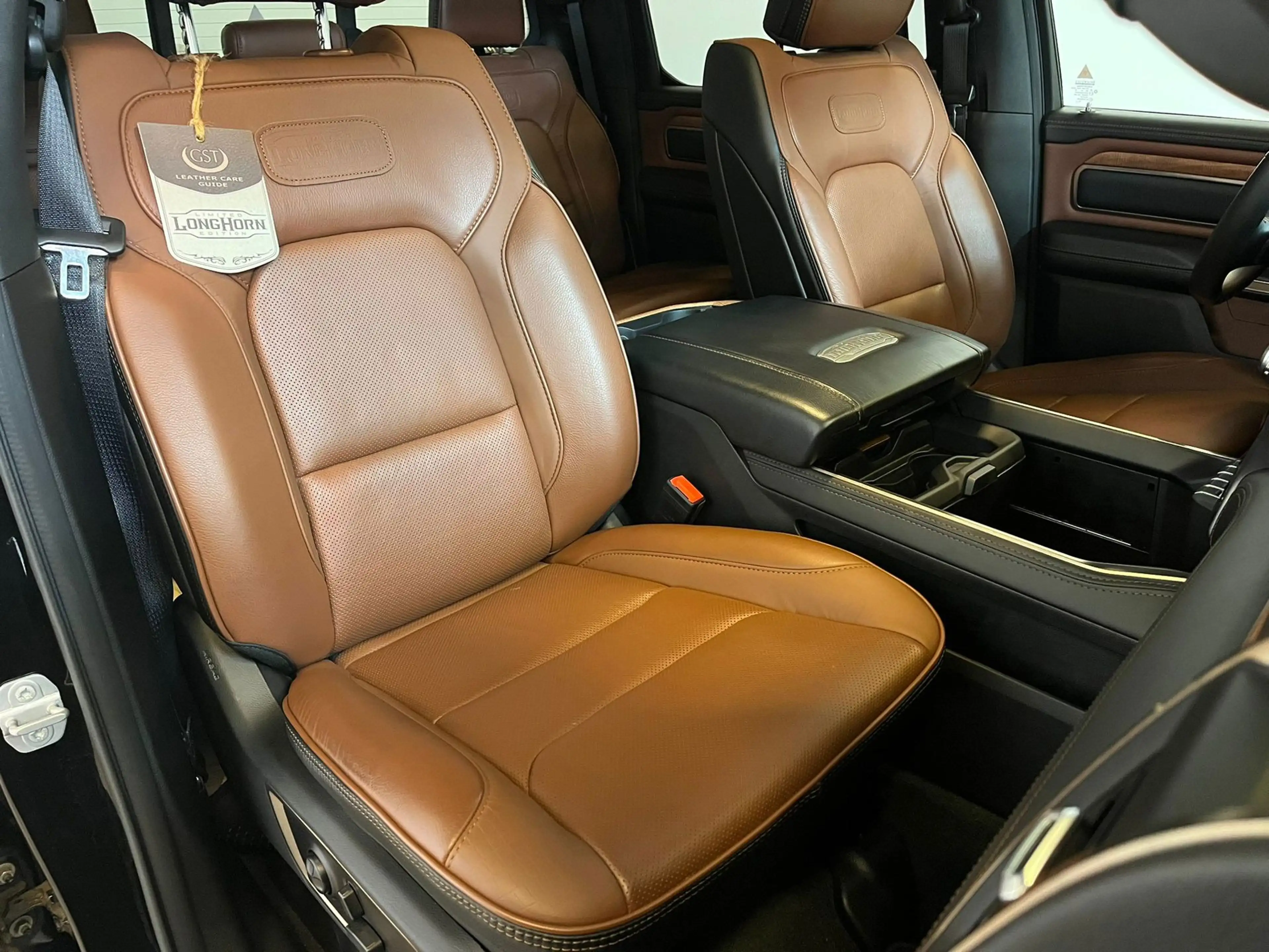 Dodge RAM 1500 5.7 V8 4x4 Crew Cab Longhorn|NAP|HUD|PANO|LUC — photo 11