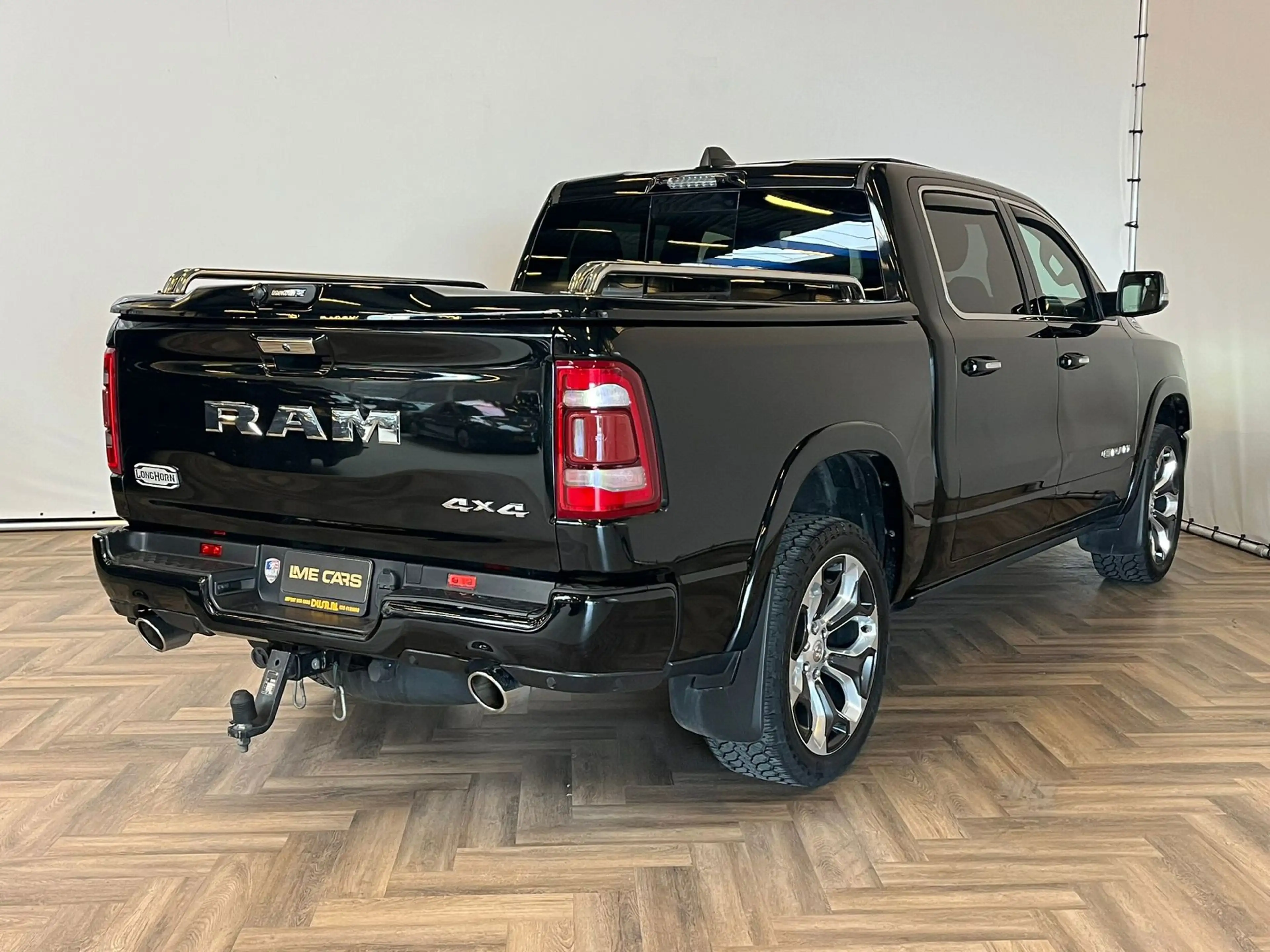 Dodge RAM 1500 5.7 V8 4x4 Crew Cab Longhorn|NAP|HUD|PANO|LUC — photo 2