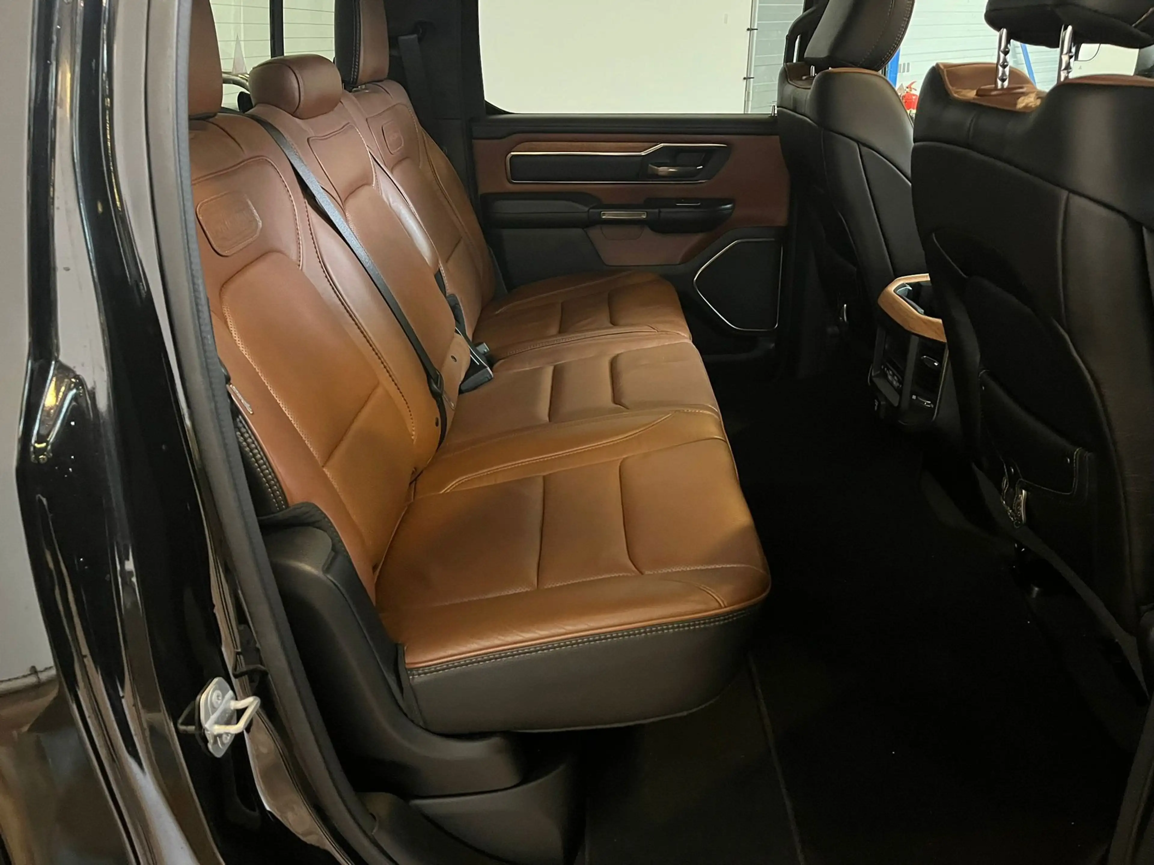 Dodge RAM 1500 5.7 V8 4x4 Crew Cab Longhorn|NAP|HUD|PANO|LUC — photo 12