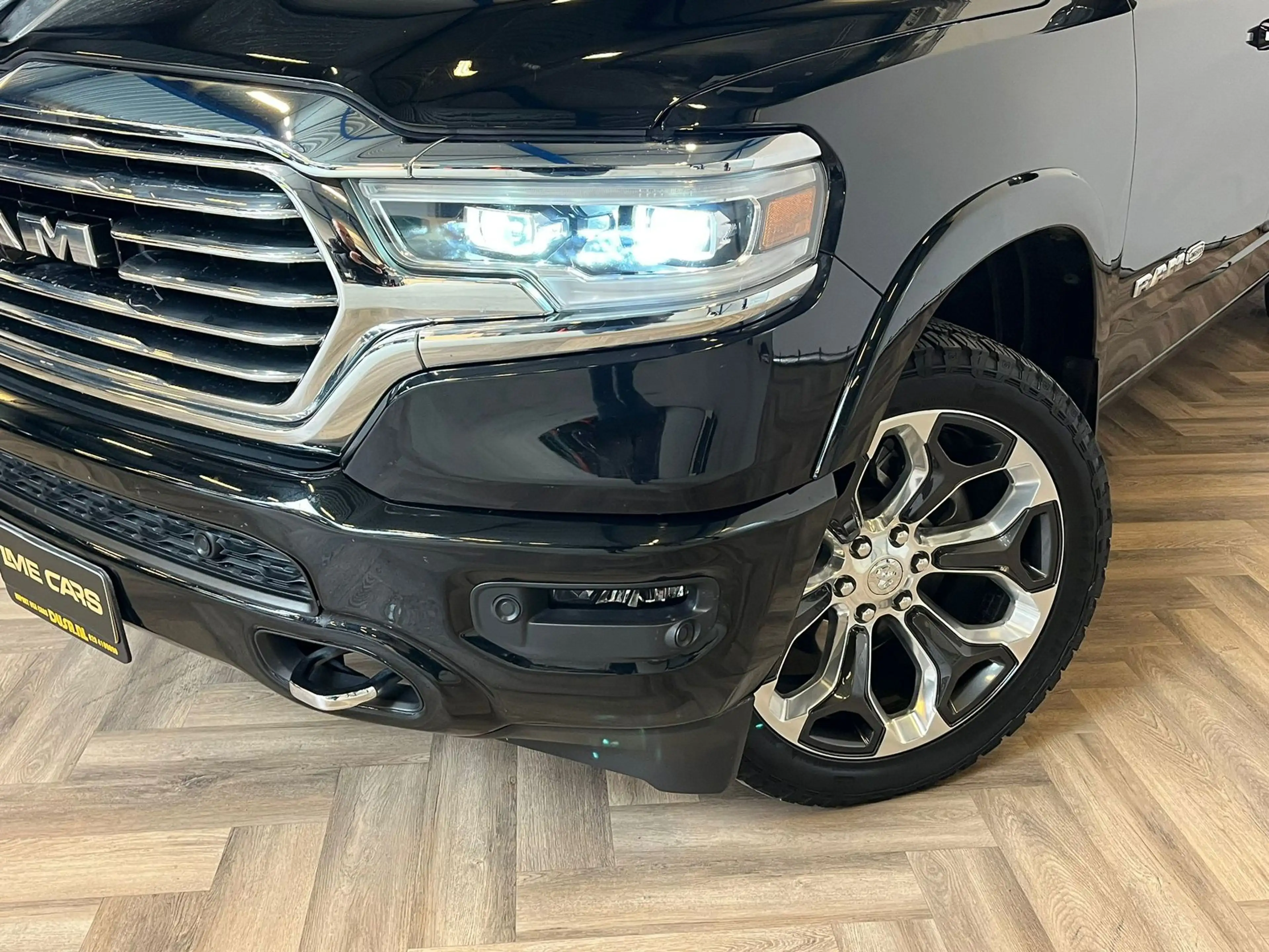 Dodge RAM 1500 5.7 V8 4x4 Crew Cab Longhorn|NAP|HUD|PANO|LUC — photo 10