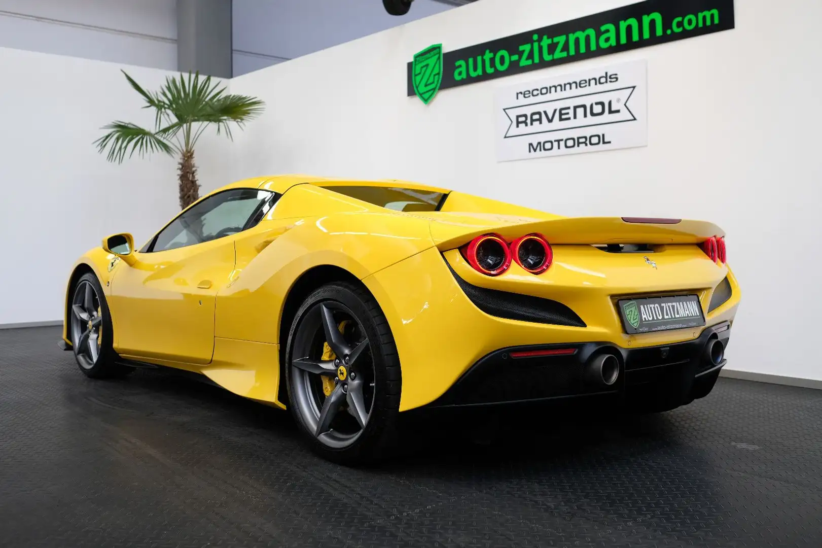 Ferrari F8 Spider CARBON/LIFT/PASS.DISPL/RACINGSEATS/JBL Gelb - 2
