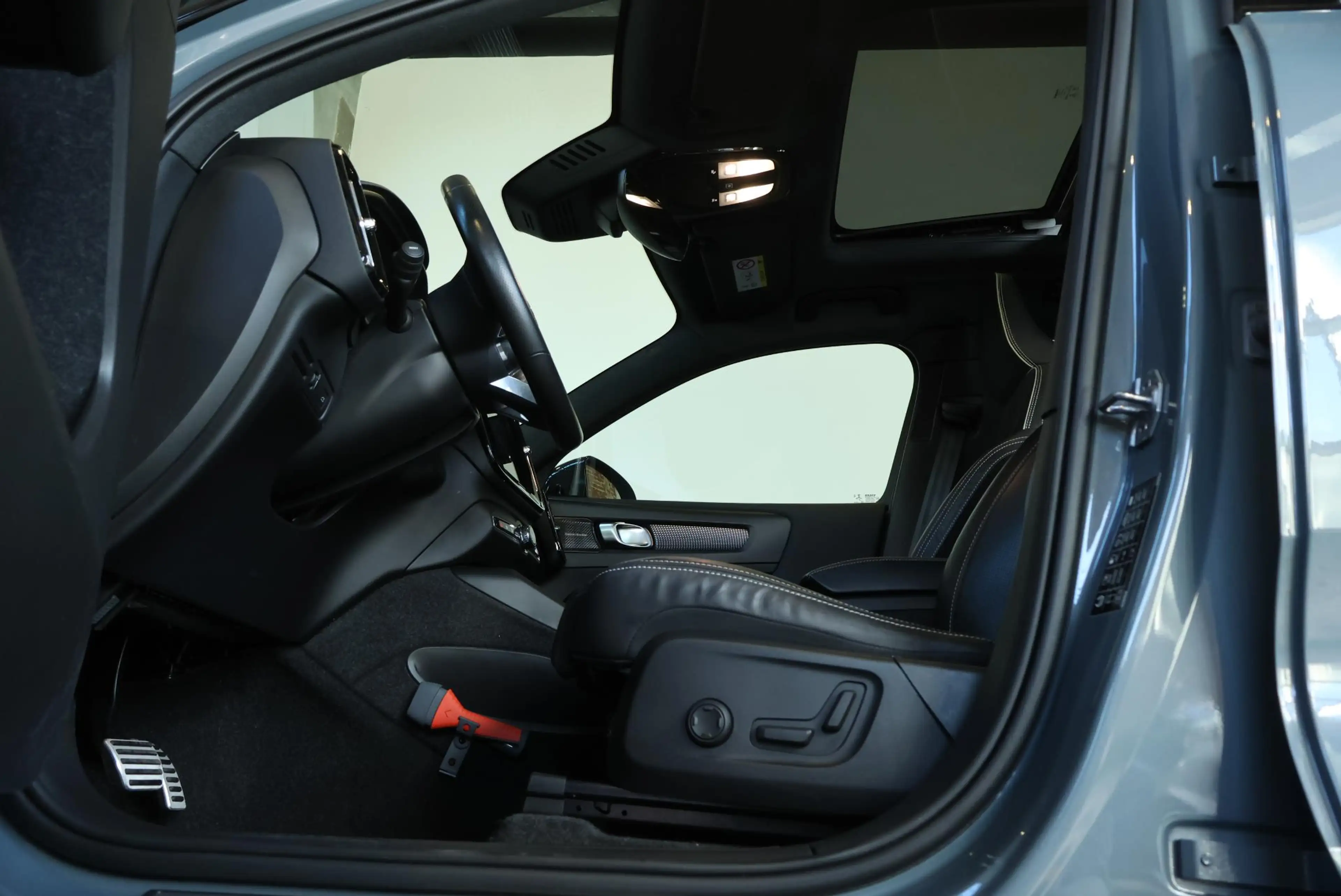 Volvo XC40 Recharge P8 AWD R-Design | Panoramadak | Semi-Elec — photo 9