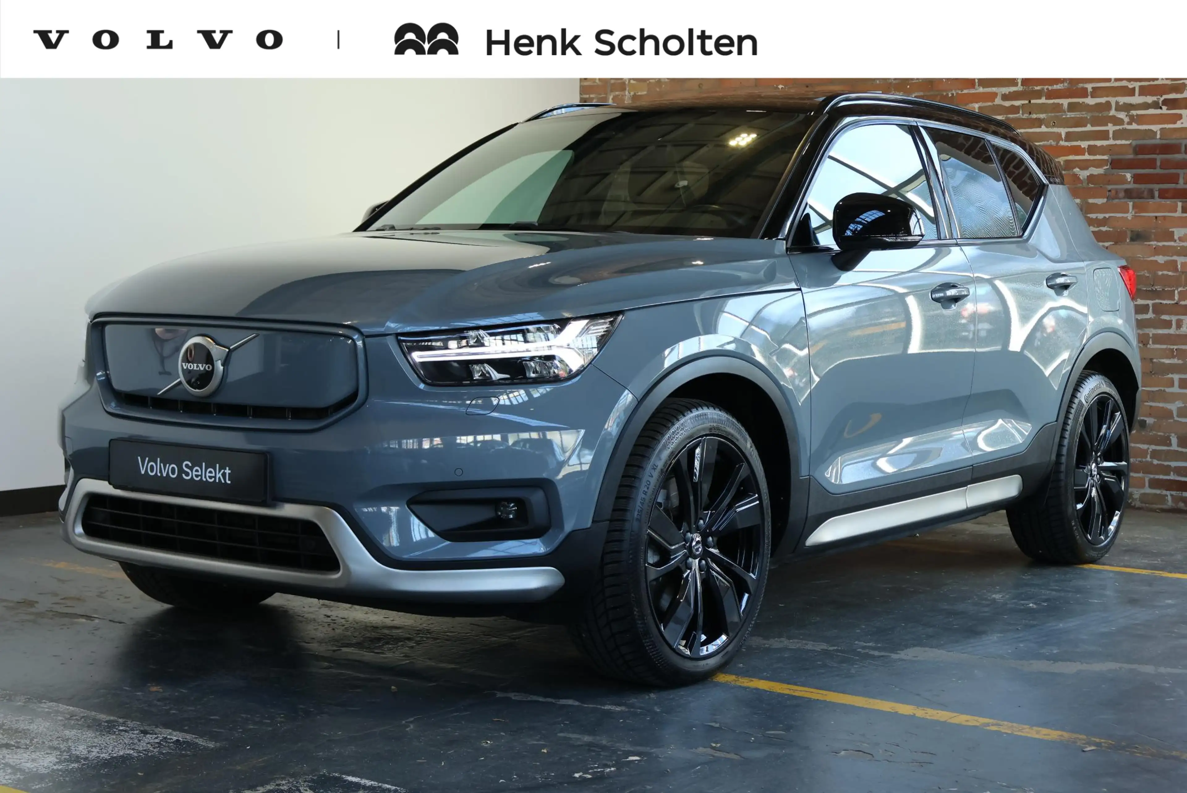 Volvo XC40 Recharge P8 AWD R-Design | Panoramadak | Semi-Elec