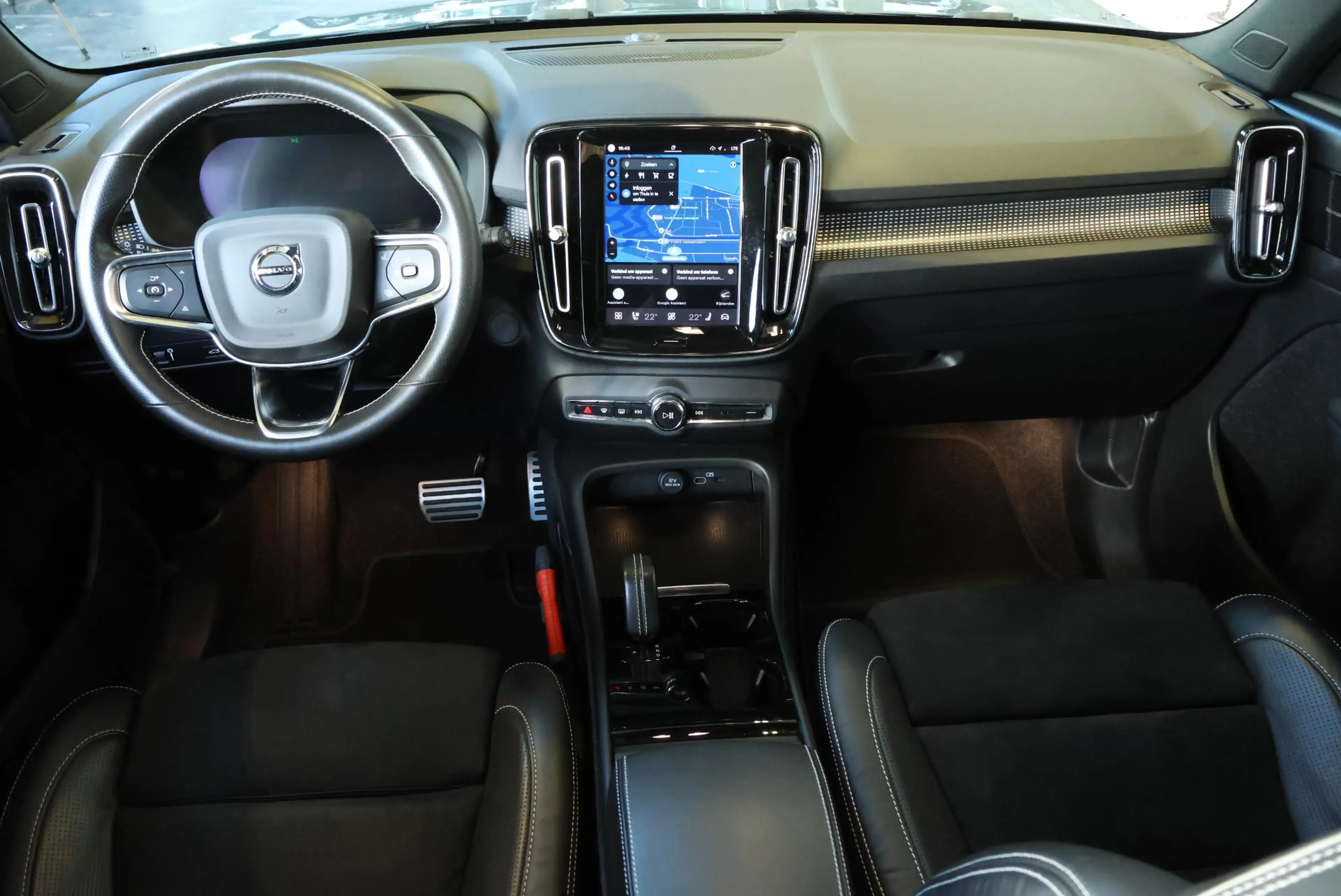 Volvo XC40 Recharge P8 AWD R-Design | Panoramadak | Semi-Elec — photo 11