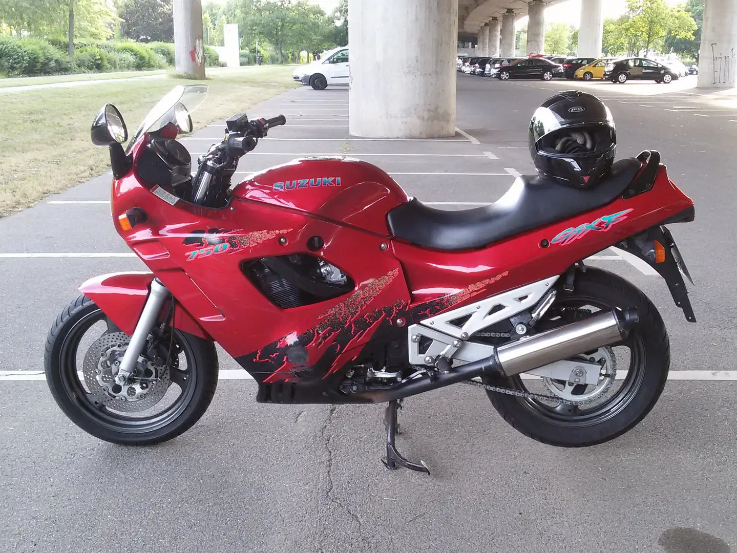 Suzuki GSX 750 GSX 750 F Rot - 1