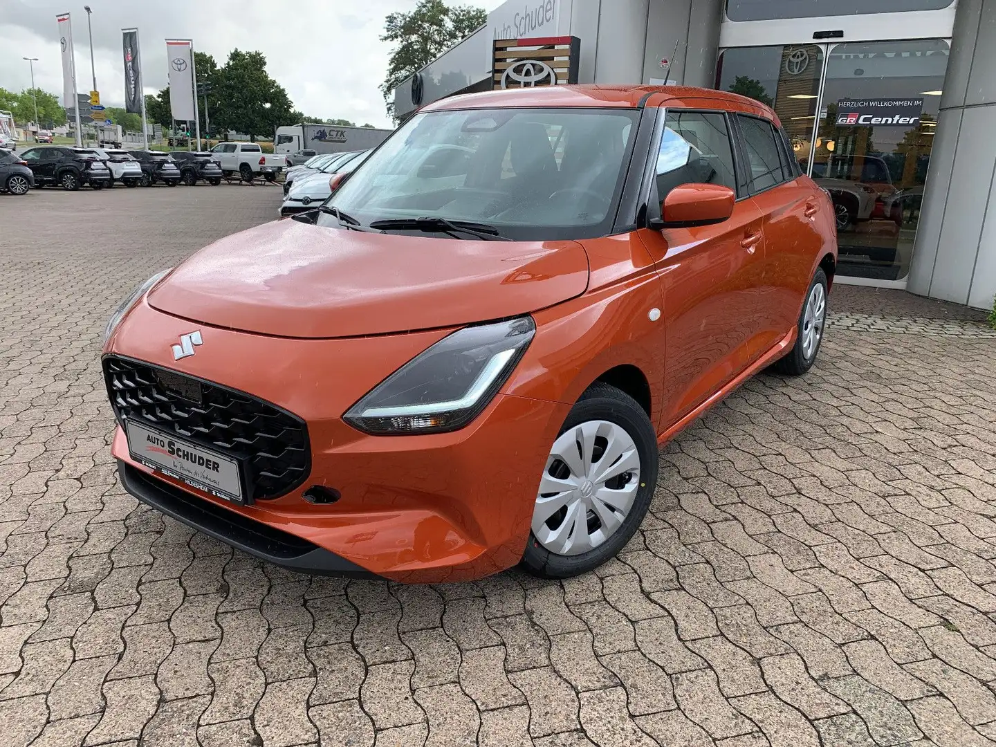 Suzuki Swift 1.2 DUALJET HYBRID Club Naranja - 1