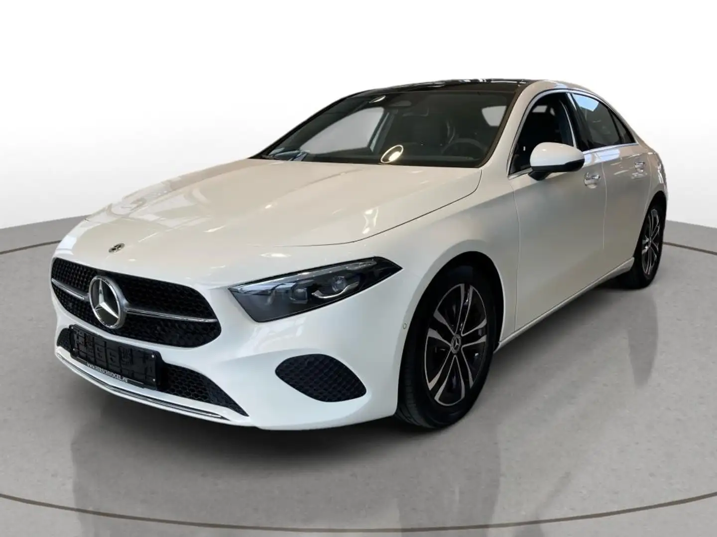 Mercedes-Benz A 180 d Limo Progressive+Pano+AHK+DISTRO+KEYLESS Weiß - 2