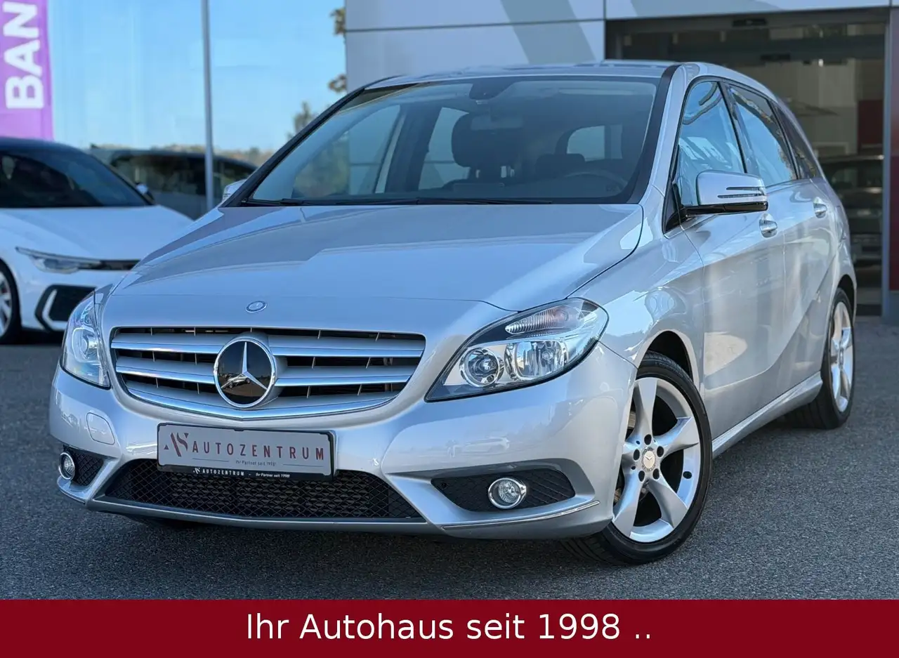 Mercedes-Benz B 180
