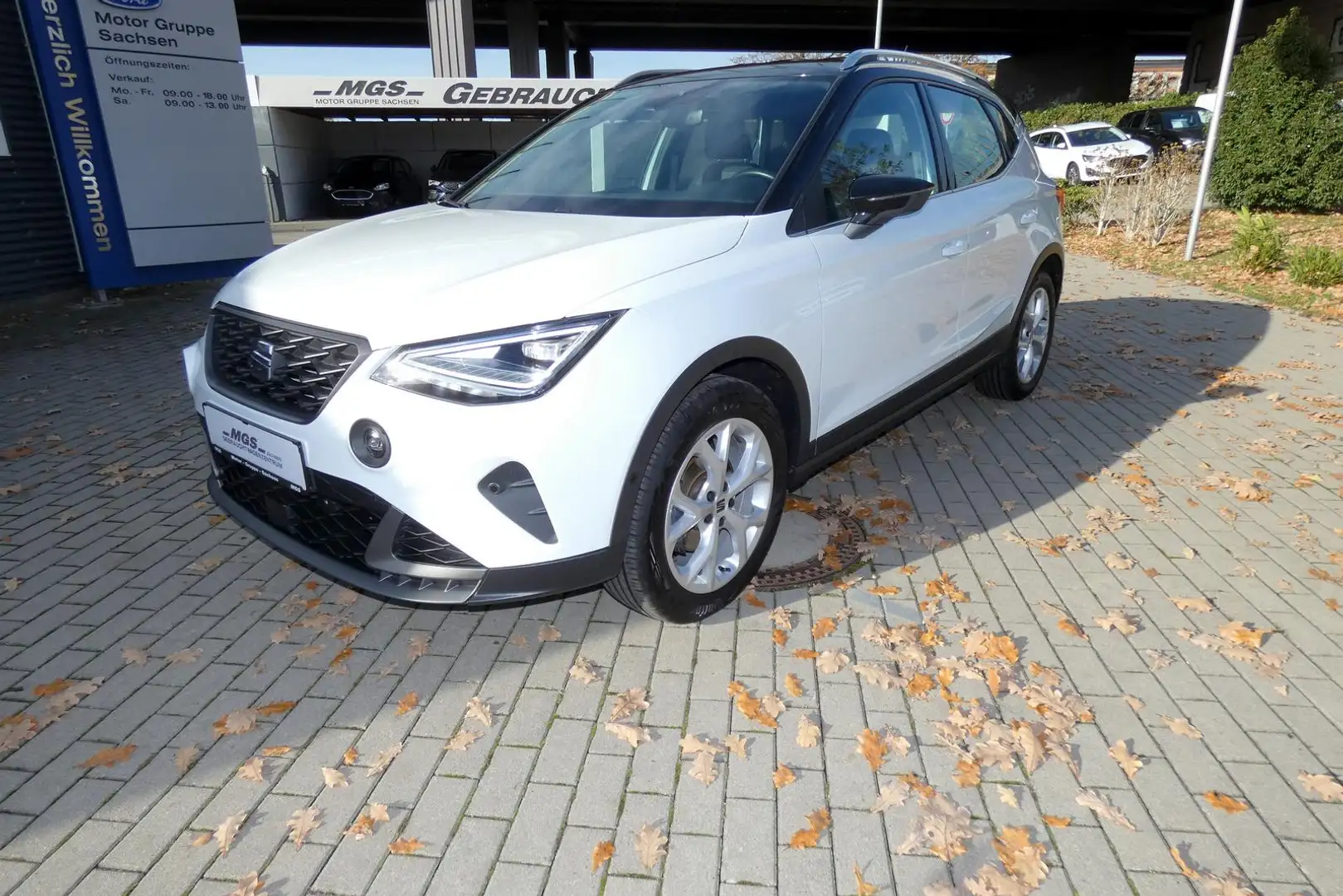 SEAT Arona TSI 1.5 "FR-Beats " #ACC #LED #KAM #DAB+ #NAVI Weiß - 2