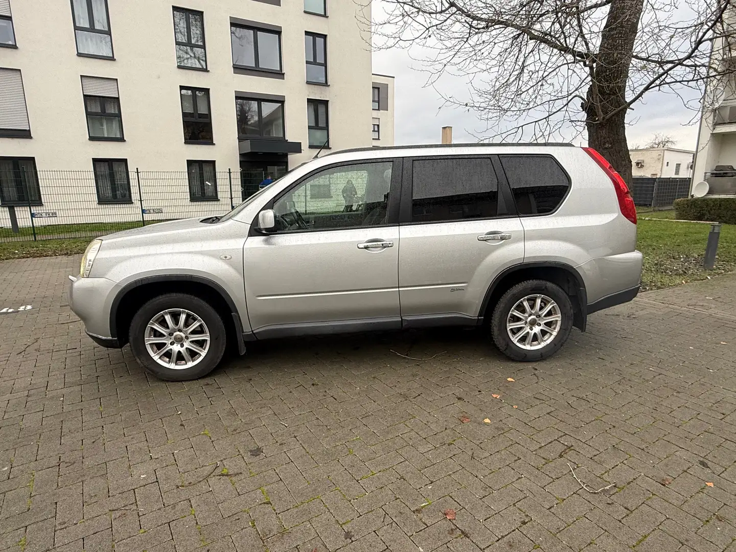 Nissan X-Trail 4X4 53.000 km .Automatik,Leder,Panaromadach Silber - 1