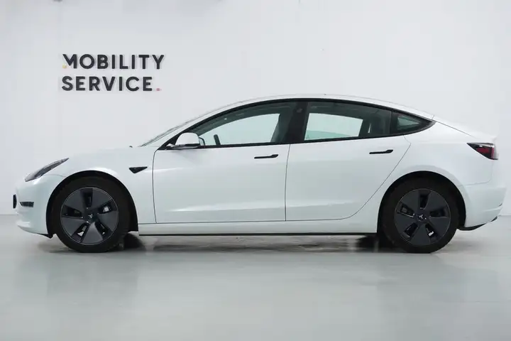 Tesla Model 3 2023, foto 6