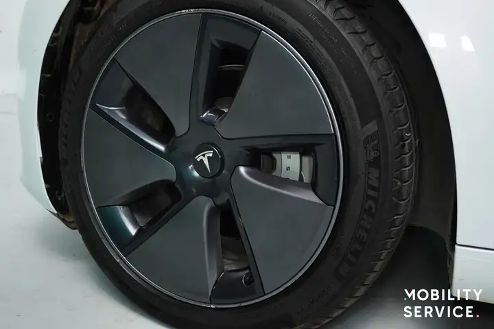 Tesla Model 3 2023, foto 30
