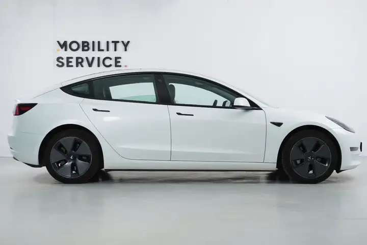 Tesla Model 3 2023, foto 5