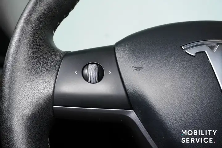 Tesla Model 3 2023, foto 12
