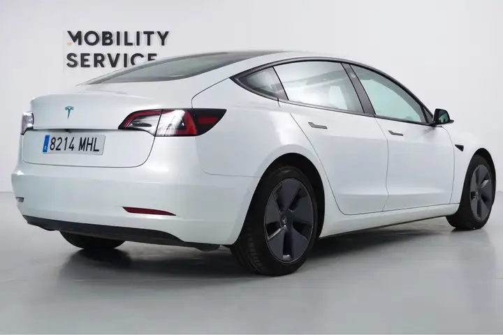 Tesla Model 3 2023, foto 2