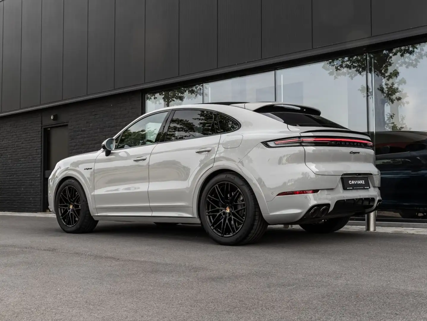 Porsche Cayenne E-HYB COUPE SPORTDES/UITL/HDMAT/ACC/18W/DISPL/BOSE Gris - 2