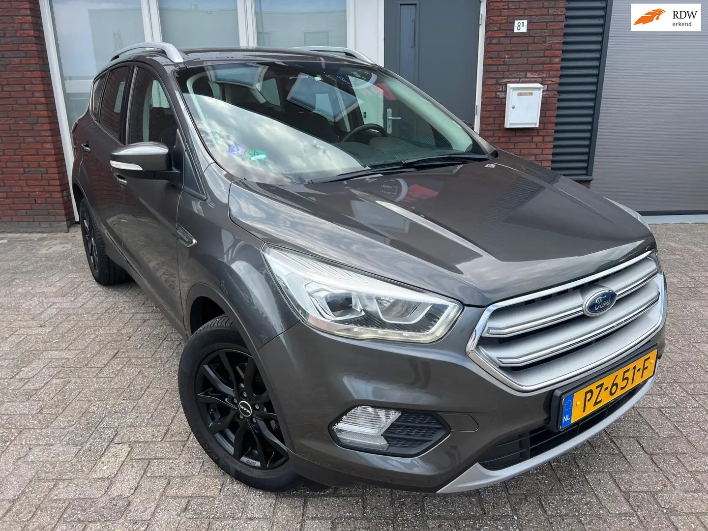 Ford Kuga 1.5 EcoBoost Trend Ultimate / Navi / PDC / Clima Gris - 1