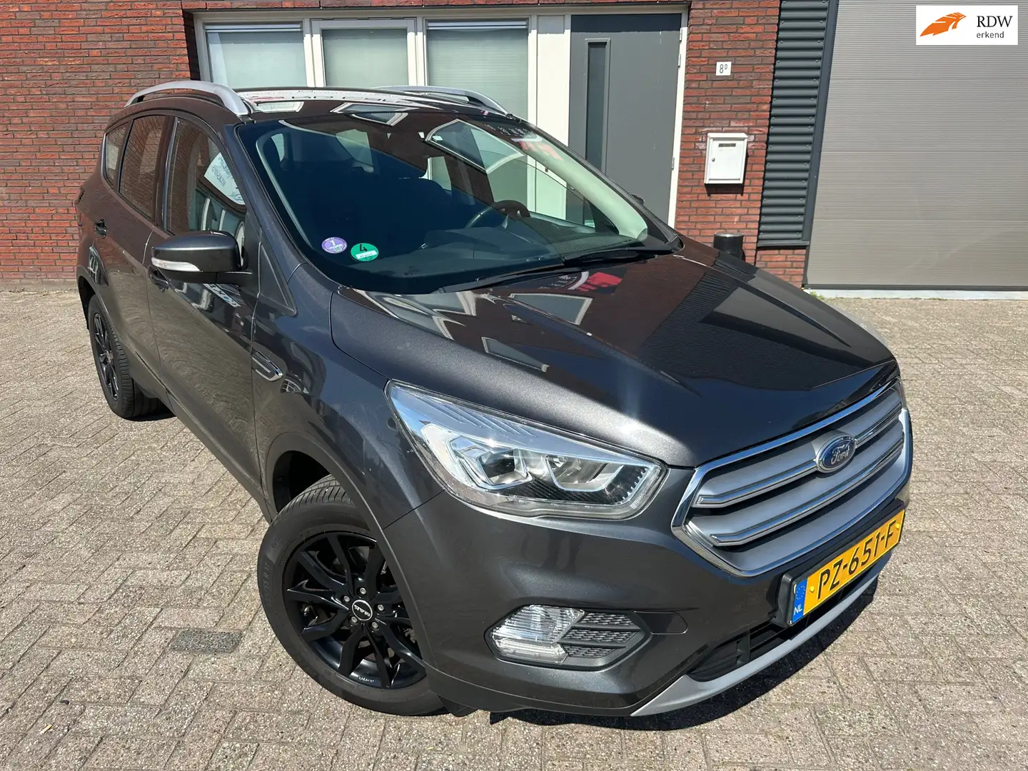 Ford Kuga 1.5 EcoBoost Trend Ultimate / Navi / PDC / Clima Gris - 1