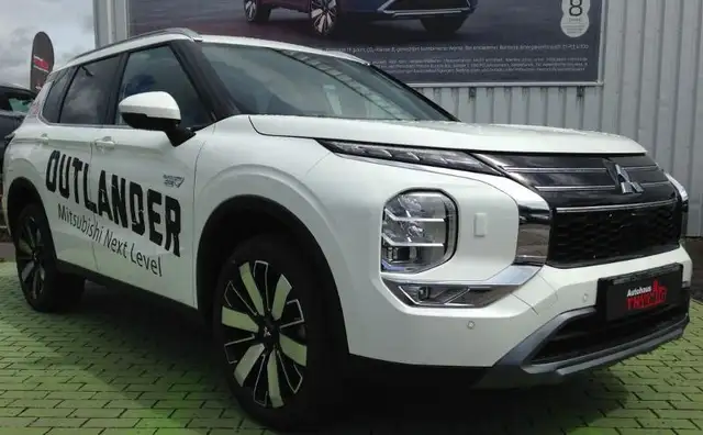 Mitsubishi Outlander 2.4L PHEV Intro Edition