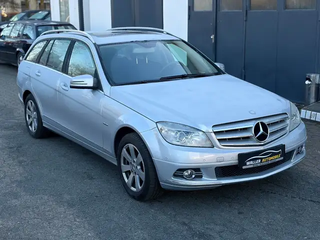 Mercedes-Benz C 200 T-Modell AUTOMATIK/TÜVNEU/NAVI/PDC/SHZ/LED