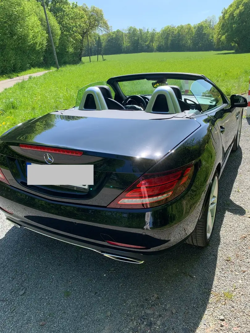 Mercedes-Benz SLC 180 9G-TRONIC RedArt Edition Schwarz - 1