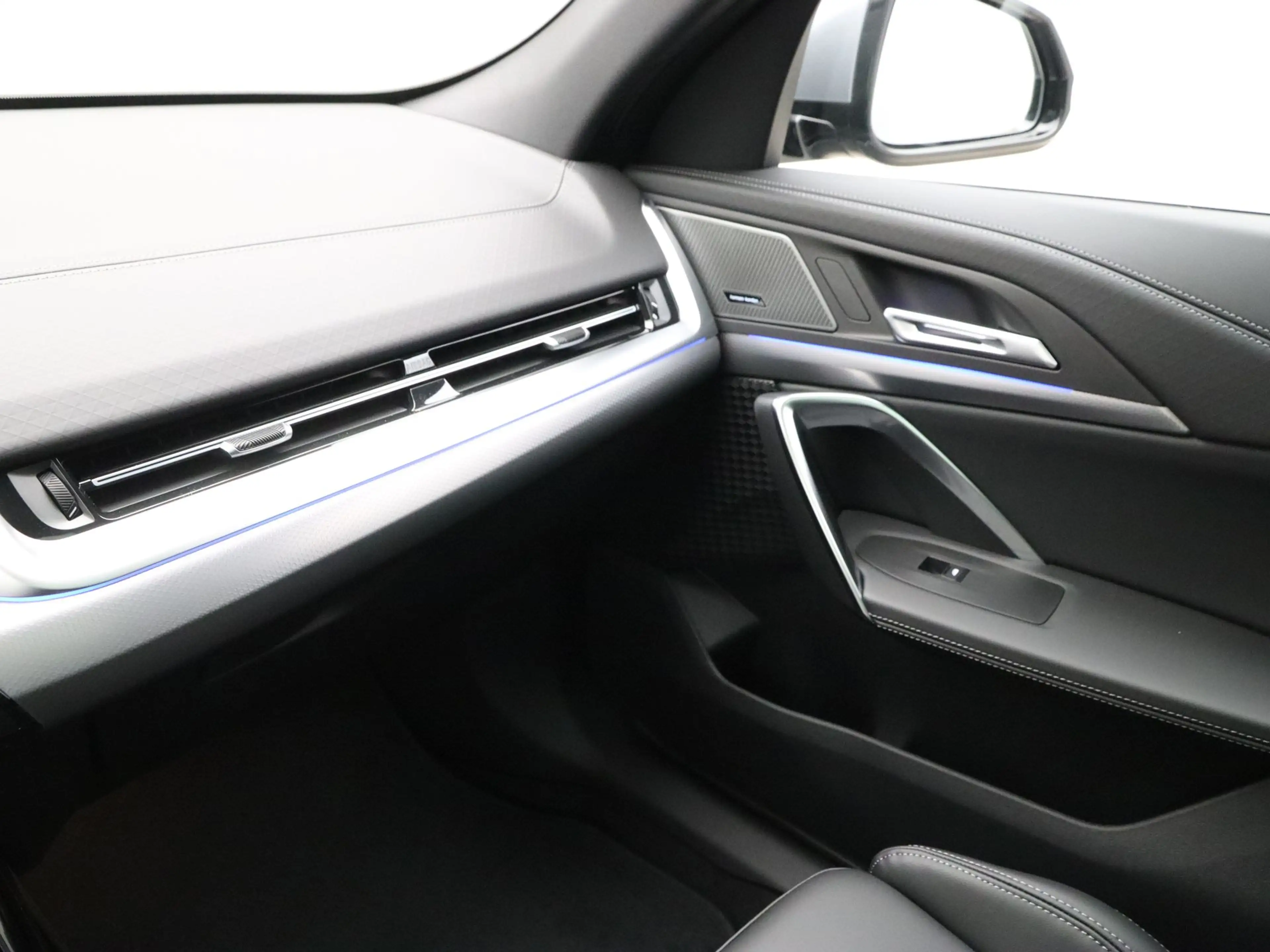 BMW iX2 eDrive20 M Sport- Innovation Pack - Panoramadak - — photo 13