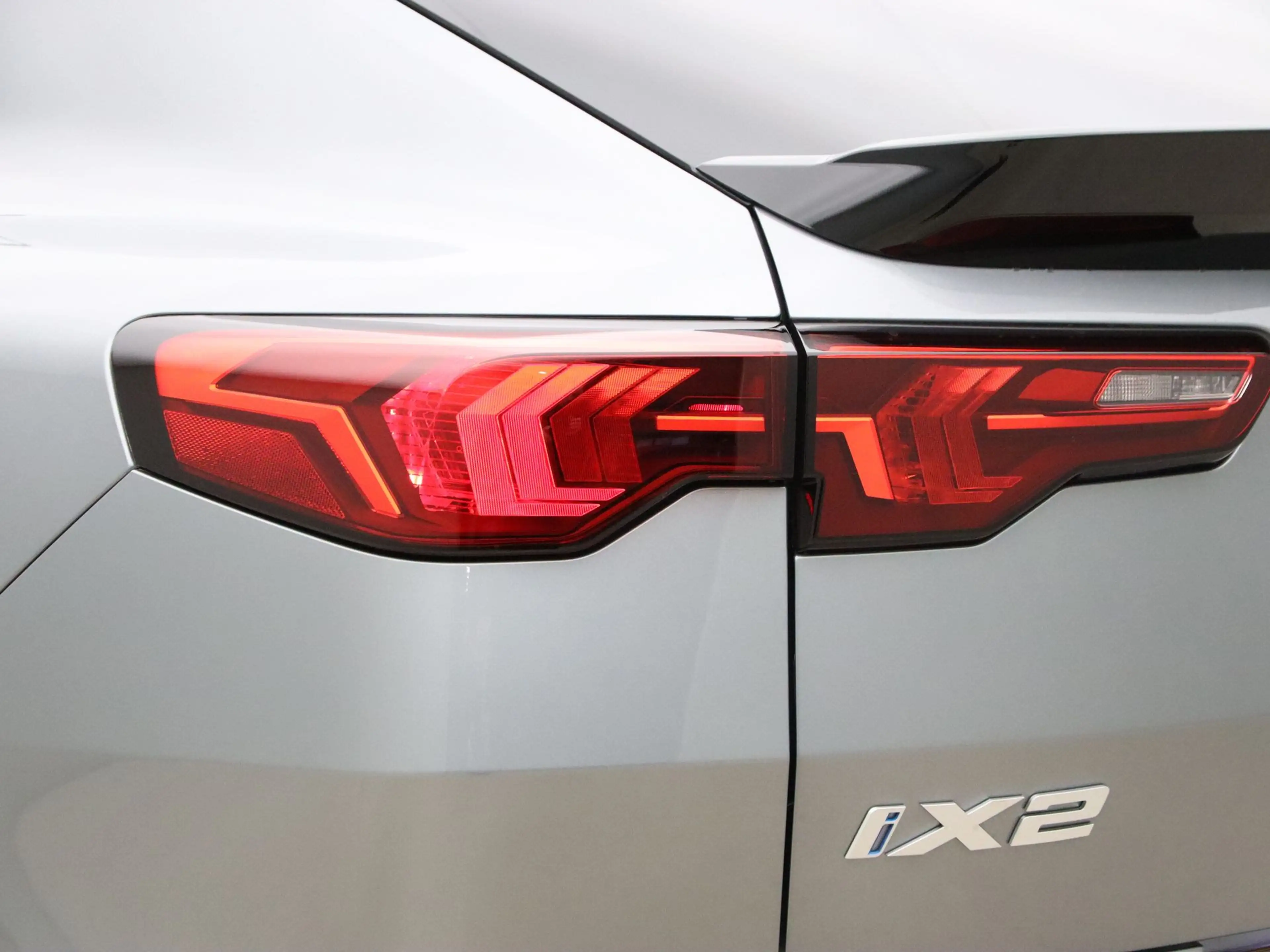 BMW iX2 eDrive20 M Sport- Innovation Pack - Panoramadak - — photo 11