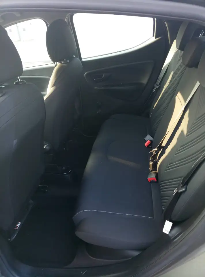 Lancia Ypsilon 2023 — фото 10