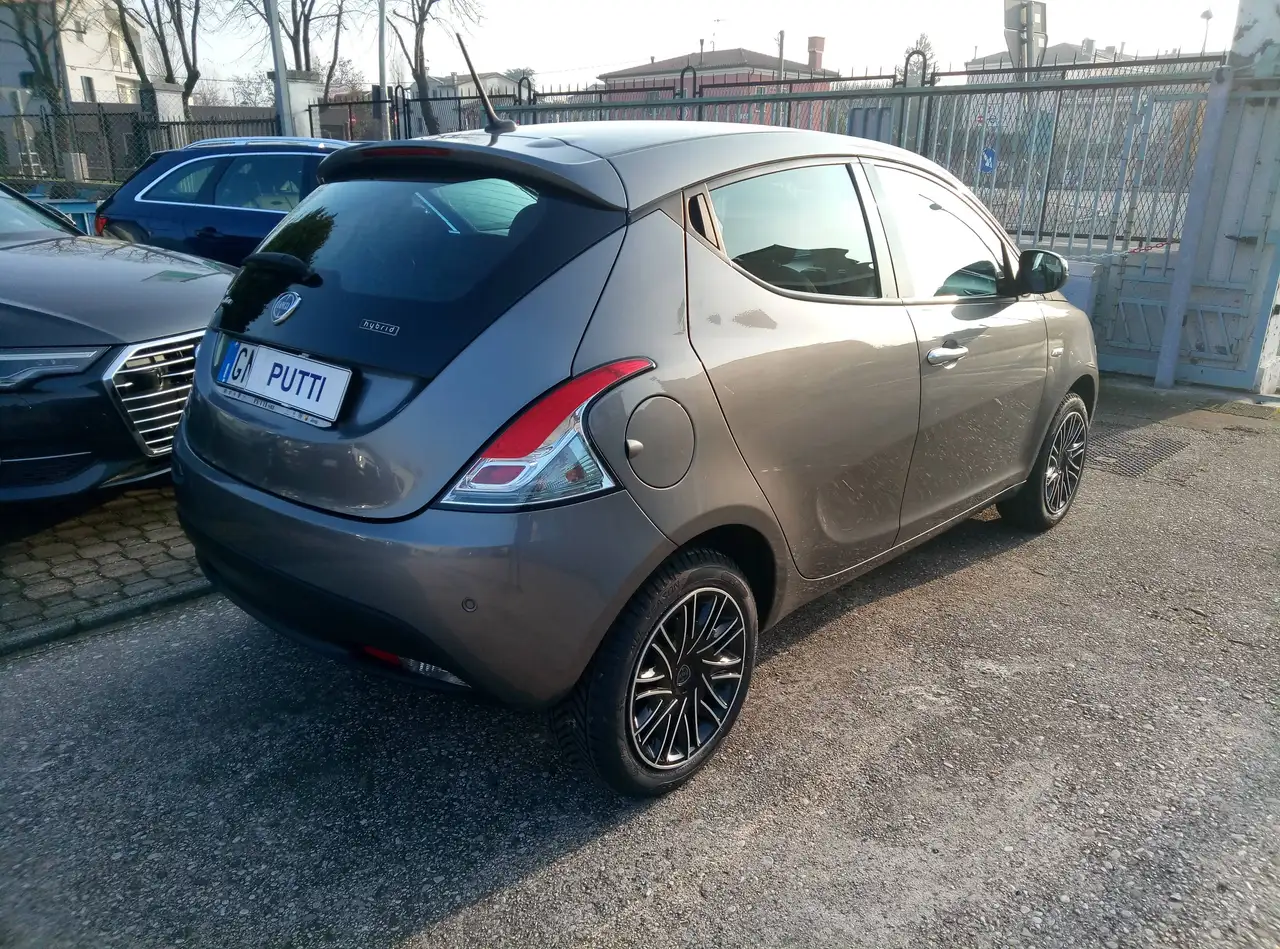 Lancia Ypsilon 2023