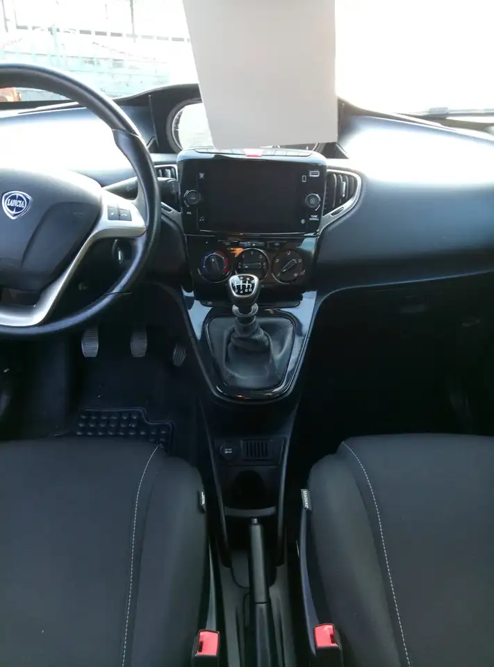 Lancia Ypsilon 2023 — фото 14