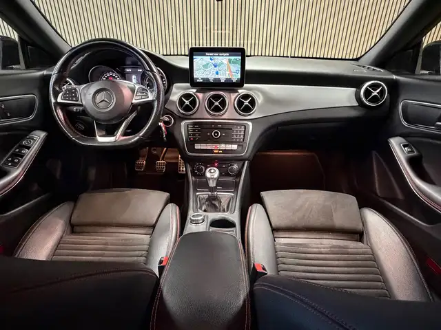 Mercedes-Benz Cla view 11