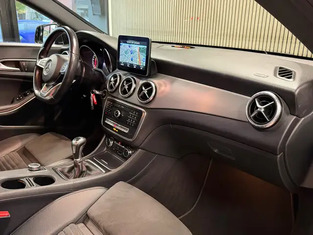 Mercedes-Benz Cla view 8