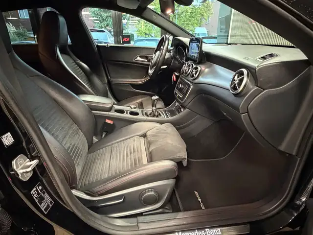 Mercedes-Benz Cla view 9