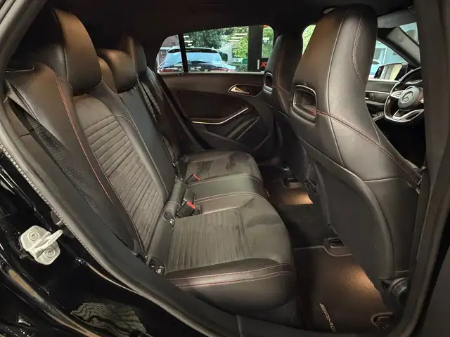 Mercedes-Benz Cla view 10