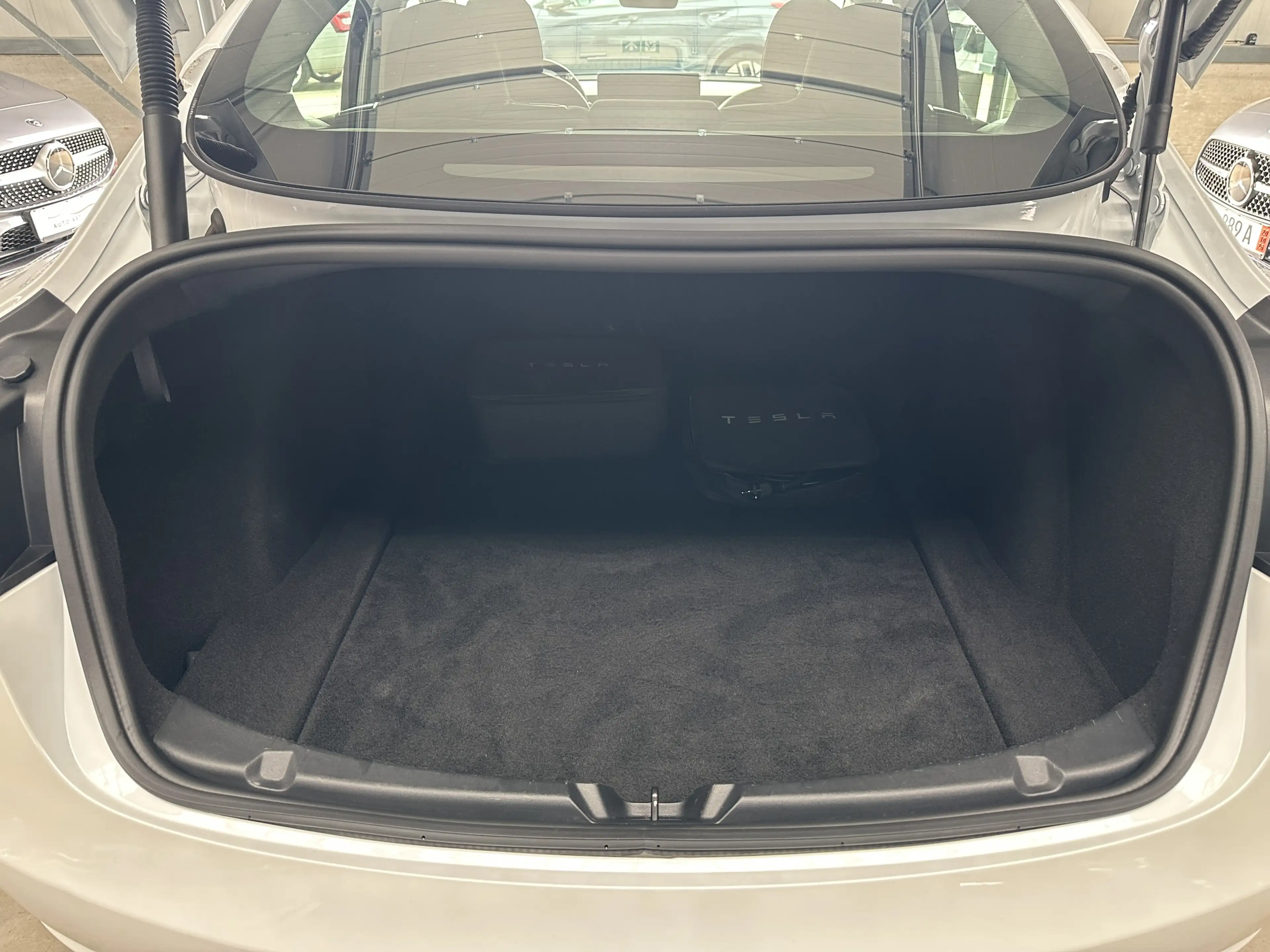 Tesla Model 3 LR Dual AWD AHK Pano Ryzen Wärmepumpe — photo 7