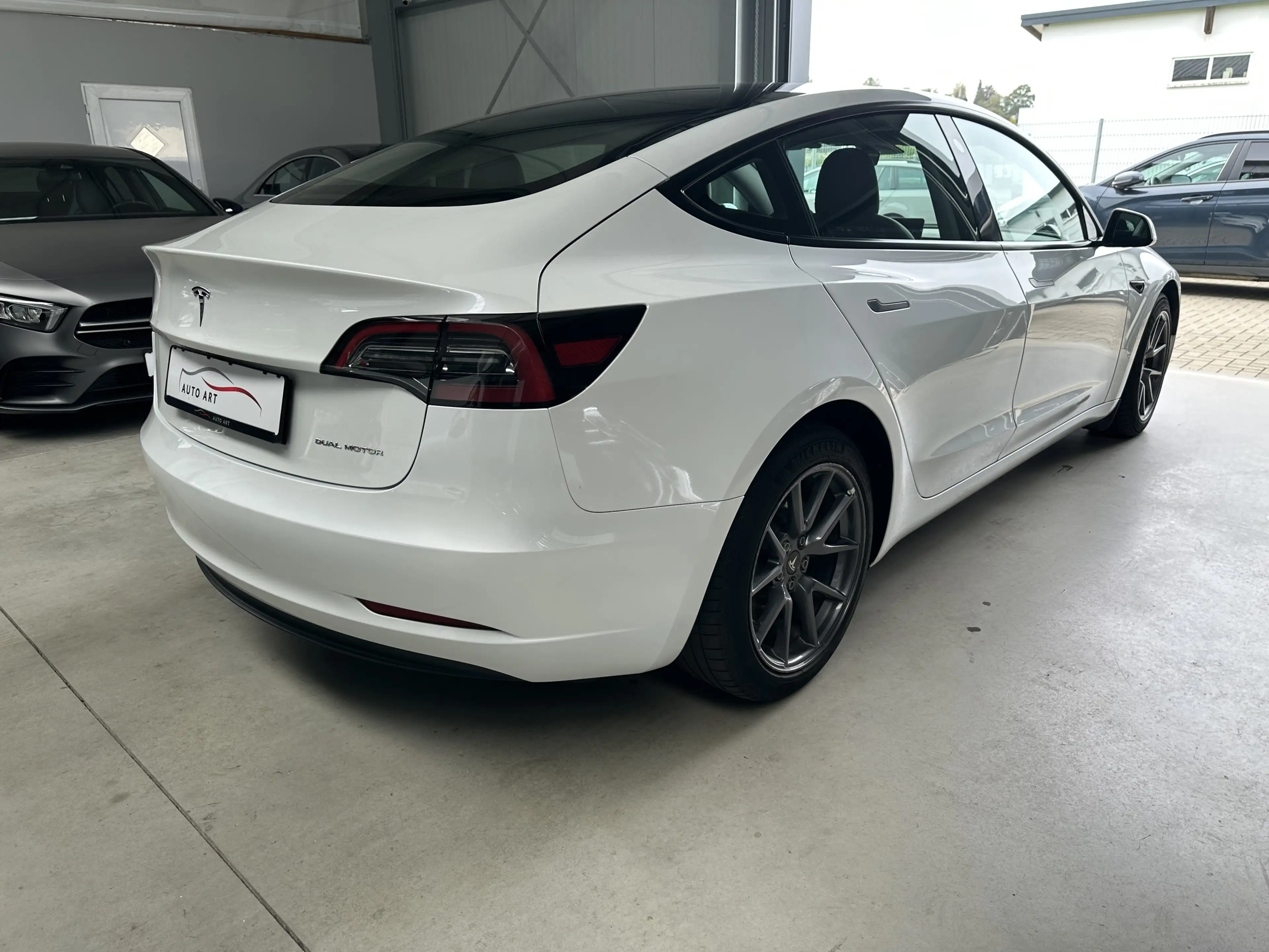Tesla Model 3 LR Dual AWD AHK Pano Ryzen Wärmepumpe — photo 6