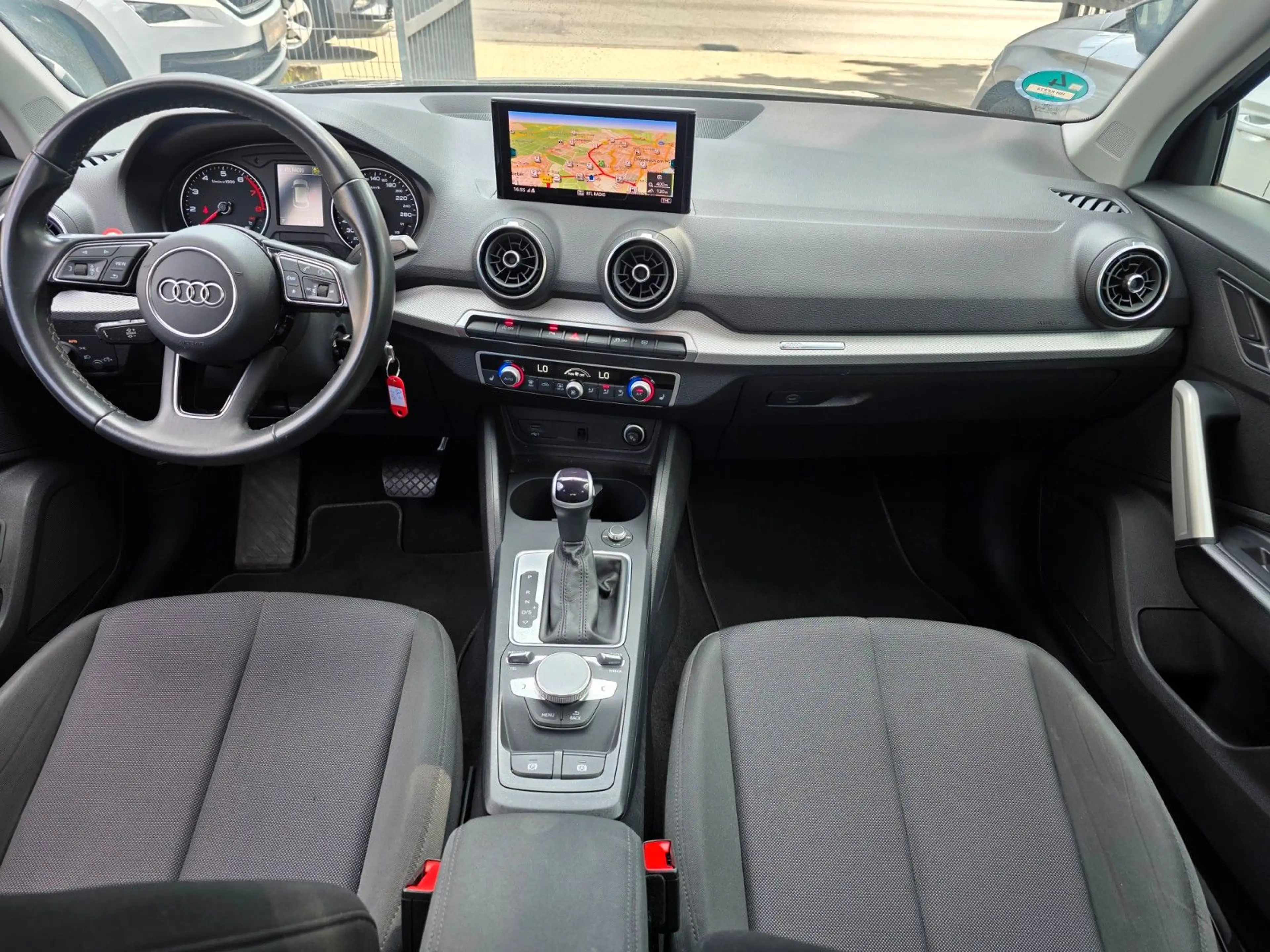 Audi Q2 35 TFSI  Automatik,Klimaautom,PDC,NAVi,Kamera — photo 18